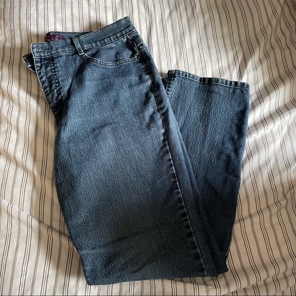 Women’s Gloria Vanderbilt ‘Alana’ Straight Leg Jeans - Dark Blue Jean - Plus - Picture 1 of 14